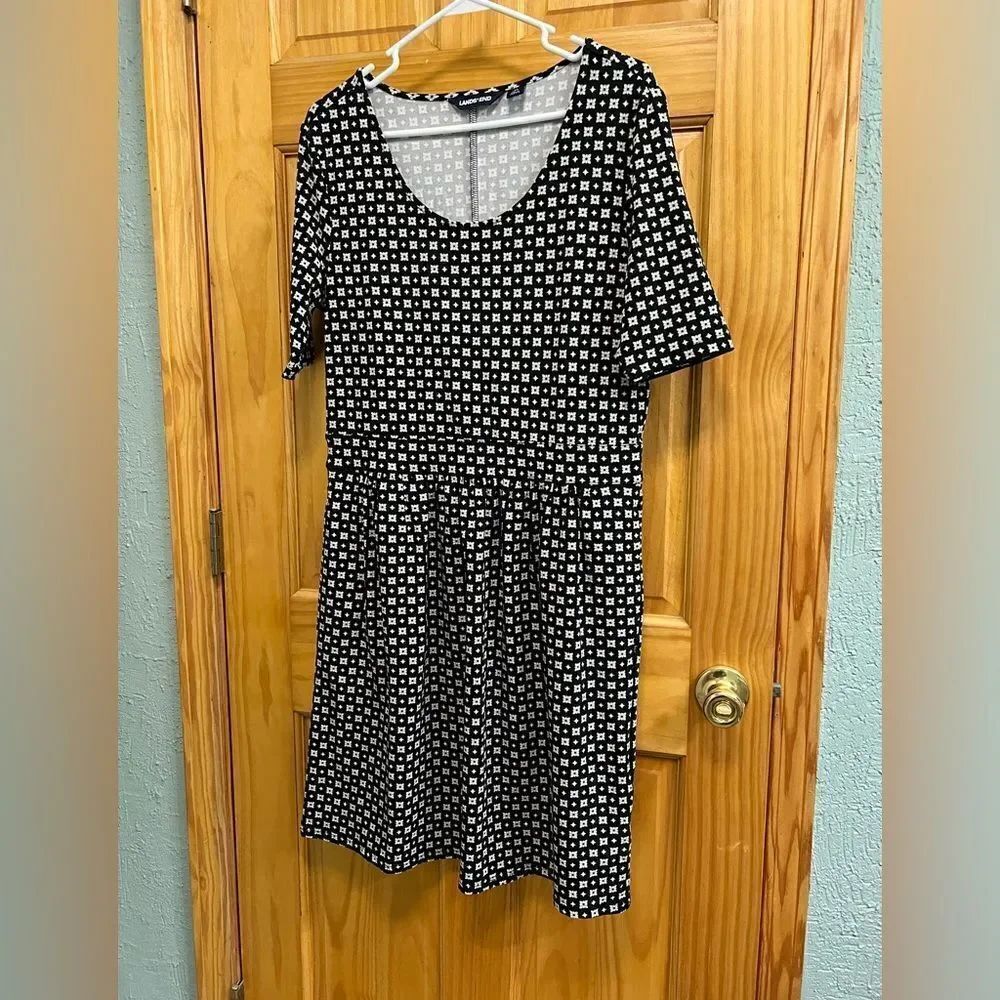 LandsāĀ End black and white printed dress with pocketsāsizeāMā((10-12)